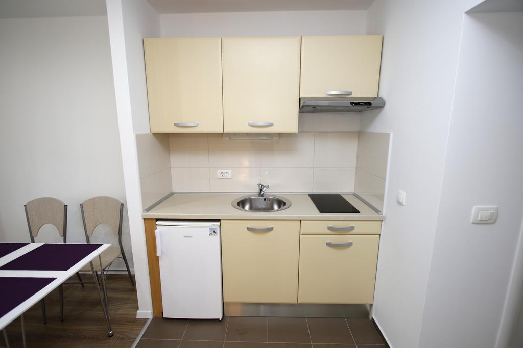 Apartments Luna Makarska Exterior foto